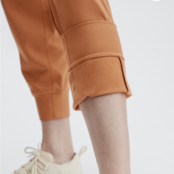 ThermaFlex High-Waisted Pocket Jogger - Picture 3 of 7